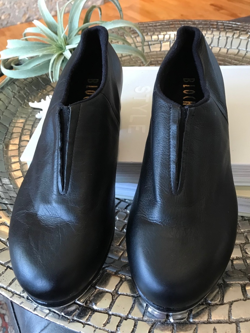 BLOCH BLACK SLIP ON LEATHER TAP SHOES